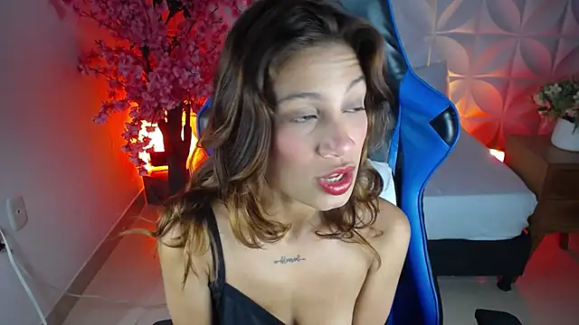 cora 22 online show from 12/09/24, 12:08