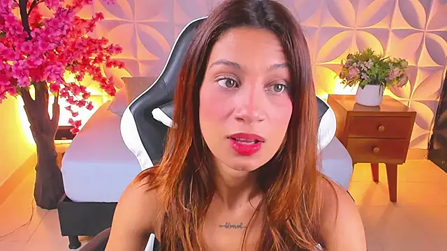 cora 22 online show from 12/26/24, 12:27