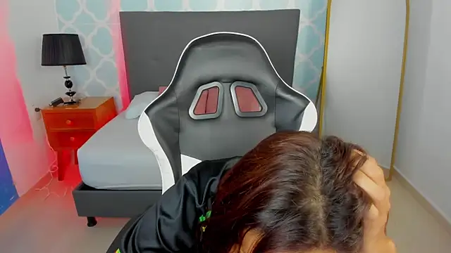 cora 22 online show from 09/15/25, 12:49