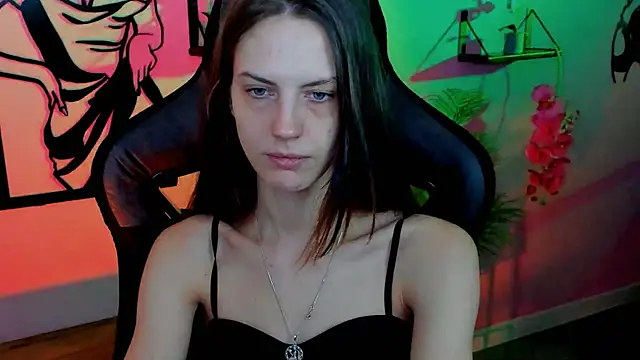 EmilyWilden online show from 10/21/25, 08:37