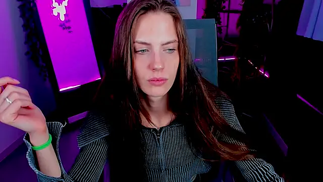 EmilyWilden online show from 10/22/25, 07:52