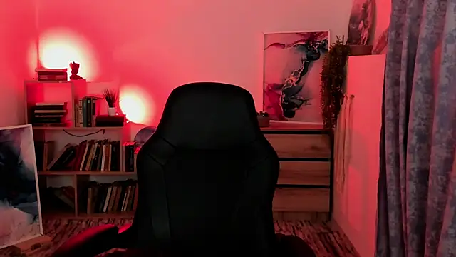 EmilyWilden online show from 10/31/25, 08:26