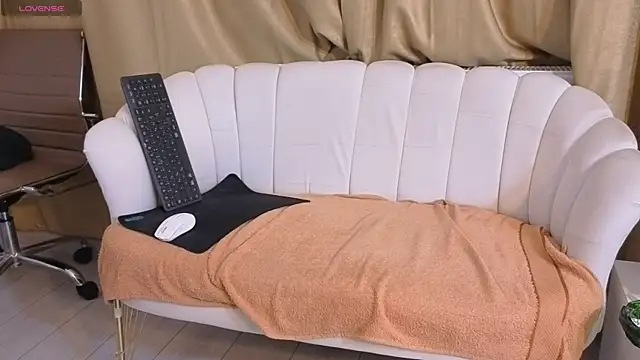 Snapshot of TheTopAlex chatting on 10/22/25, 02:34 TheTopAlex online show from 10/22/25, 02:34