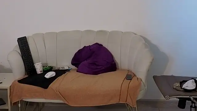 Snapshot of TheTopAlex chatting on 11/12/25, 07:20 TheTopAlex online show from 11/12/25, 07:20