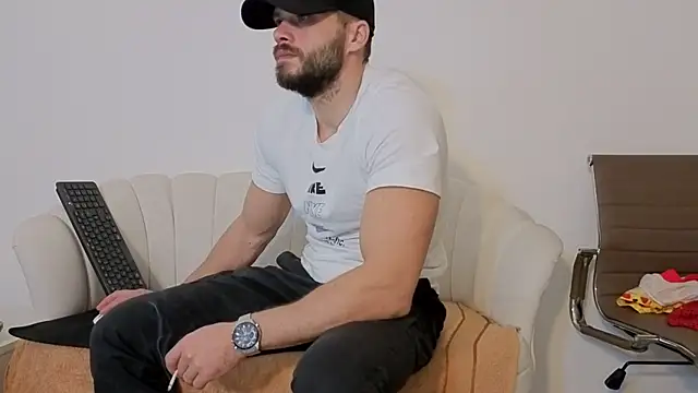 Snapshot of TheTopAlex chatting on 11/14/25, 04:22 TheTopAlex online show from 11/14/25, 04:22