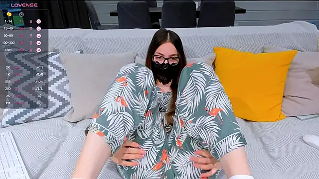 Snapshot of Tebepizda27 chatting on 09/19/25, 04:25 Tebepizda27 online show from 09/19/25, 04:25