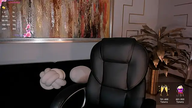 JuanitaClay online show from 11/20/25, 12:05