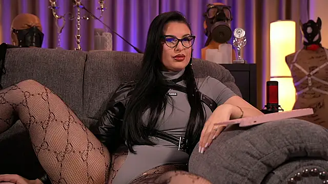 Snapshot of kelly_kent chatting on 12/20/24, 12:41 kelly kent online show from 12/20/24, 12:41