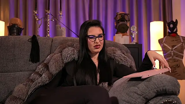 Snapshot of kelly_kent chatting on 01/01/25, 04:50 kelly kent online show from 01/01/25, 04:50