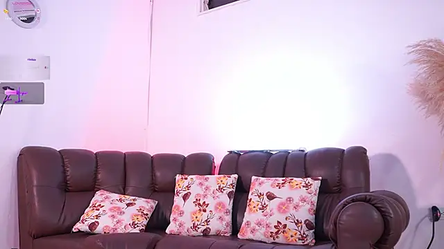 lara giraldo online show from 10/11/25, 11:58