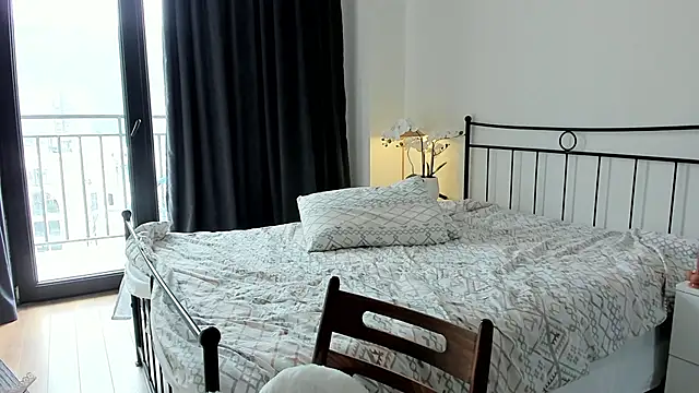 julias tapes online show from 03/18/25, 07:30