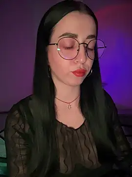 Emylia online show from 11/12/25, 08:52