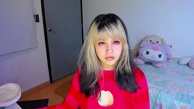 Snapshot of Akane-Mou chatting on 12/21/24, 11:02 Akane-Mou online show from 12/21/24, 11:02
