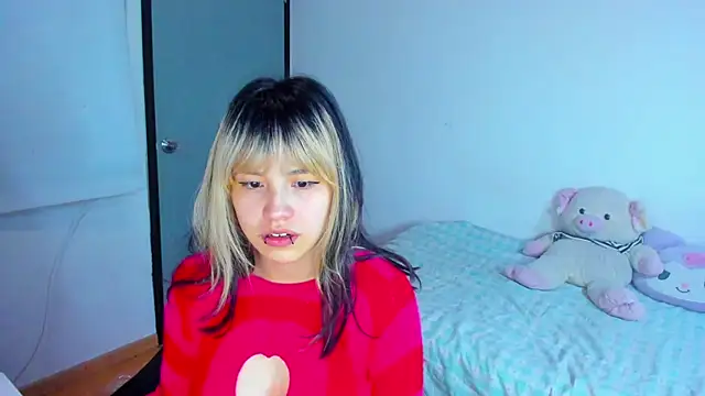 Snapshot of Akane-Mou chatting on 01/23/25, 05:35 Akane-Mou online show from 01/23/25, 05:35