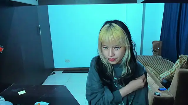 Snapshot of Akane-Mou chatting on 02/17/25, 07:15 Akane-Mou online show from 02/17/25, 07:15