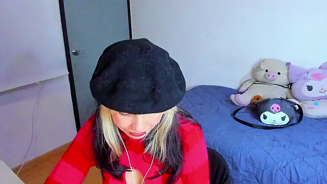 Snapshot of Akane-Mou chatting on 02/19/25, 10:01 Akane-Mou online show from 02/19/25, 10:01