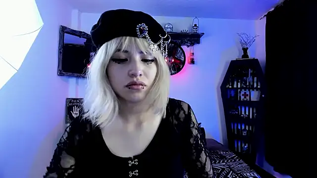 Akane-Mou online show from 10/15/25, 11:38