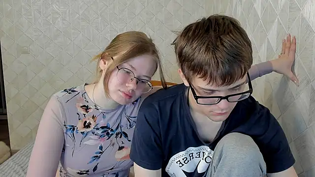 Snapshot of Tommy_and_Katie chatting on 12/12/24, 10:34 Tommy and Katie online show from 12/12/24, 10:34