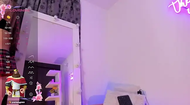 Snapshot of dana_montana_ chatting on 12/13/24, 11:23 dana montana online show from 12/13/24, 11:23