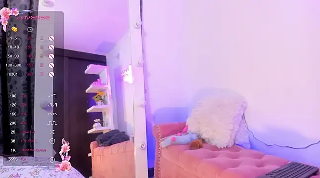 Snapshot of dana_montana_ chatting on 12/18/24, 06:53 dana montana online show from 12/18/24, 06:53