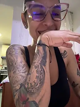 Snapshot of charlotte_stevenss_ chatting on 12/30/24, 01:47 charlotte stevenss online show from 12/30/24, 01:47