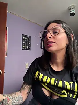Snapshot of charlotte_stevenss_ chatting on 01/07/25, 02:41 charlotte stevenss online show from 01/07/25, 02:41