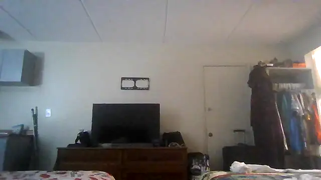 Snapshot of MrandMrs_Reigns chatting on 09/30/25, 12:48 MrandMrs Reigns online show from 09/30/25, 12:48