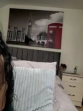 Snapshot of Samira30 chatting on 01/03/25, 08:32 Samira30 online show from 01/03/25, 08:32