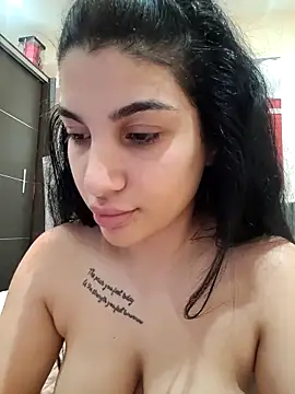 Snapshot of Samira30 chatting on 03/10/25, 11:32 Samira30 online show from 03/10/25, 11:32