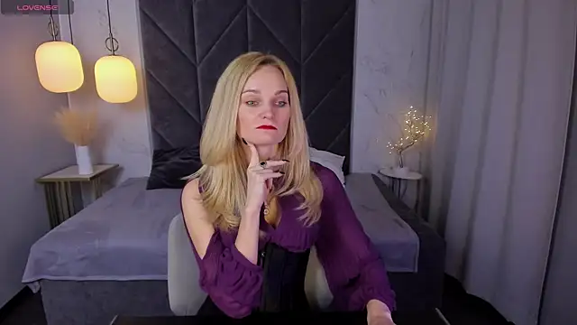 SaraSubtlety online show from 09/13/25, 01:22