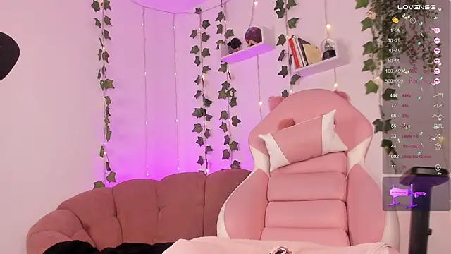 Snapshot of imlissie chatting on 01/14/25, 08:41 imlissie online show from 01/14/25, 08:41