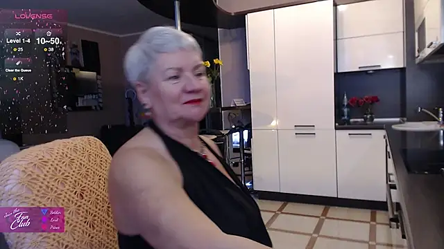 Snapshot of roxana_brooks chatting on 11/19/25, 12:38 roxana brooks online show from 11/19/25, 12:38