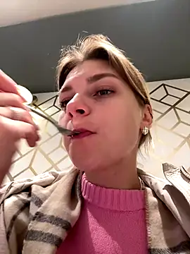 ValenciaShock online show from 10/18/25, 06:37