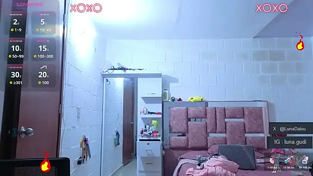 LunaGudi online show from 10/25/25, 10:12