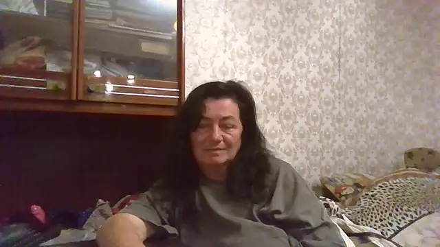 GypsiQueen2 online show from 11/01/25, 03:14