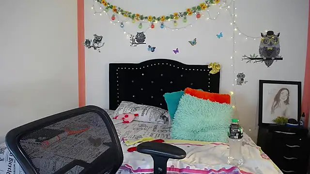 naughty girl 4u online show from 03/13/25, 11:05