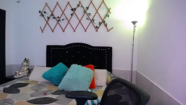 naughty girl 4u online show from 10/30/25, 03:46