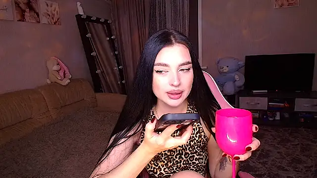 Snapshot of __Malika__ chatting on 09/23/25, 01:58 Malika online show from 09/23/25, 01:58
