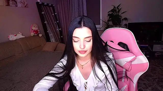 Snapshot of __Malika__ chatting on 11/08/25, 01:22 Malika online show from 11/08/25, 01:22