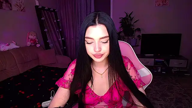 Snapshot of __Malika__ chatting on 11/13/25, 03:55 Malika online show from 11/13/25, 03:55