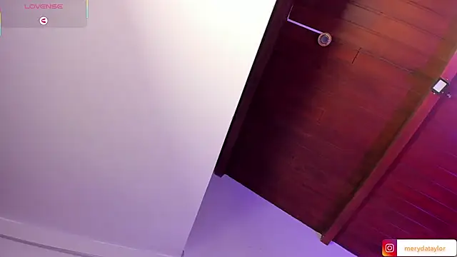 MERIDA TAYLOR online show from 02/06/25, 12:48