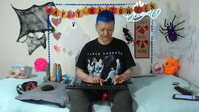 loquitaqueen011 online show from 10/13/25, 08:53