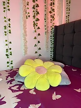 Snapshot of DazedGlade chatting on 11/09/25, 12:47 DazedGlade online show from 11/09/25, 12:47