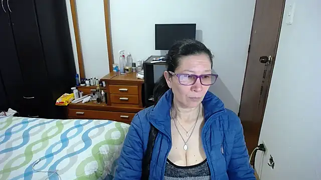 Snapshot of latin49 chatting on 09/12/25, 04:34 latin49 online show from 09/12/25, 04:34