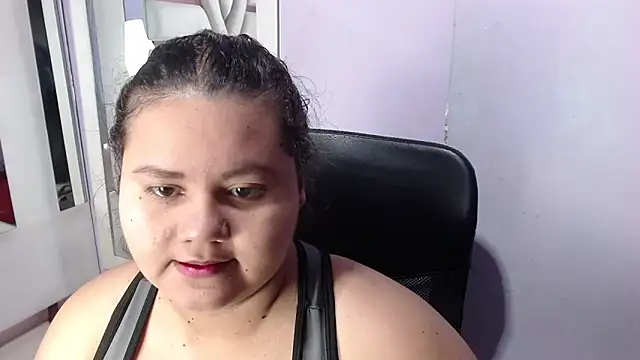 Snapshot of ValenTitis chatting on 11/21/25, 08:51 ValenTitis online show from 11/21/25, 08:51