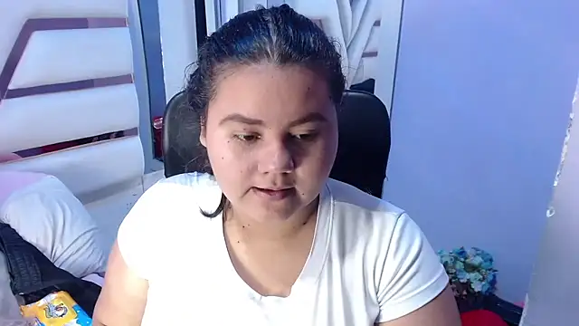 Snapshot of ValenTitis chatting on 11/25/25, 08:53 ValenTitis online show from 11/25/25, 08:53