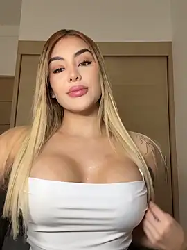 Snapshot of mi_suk11 chatting on 10/25/25, 07:19 mi suk11 online show from 10/25/25, 07:19