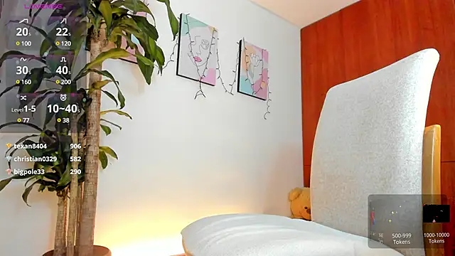 Snapshot of alessia1__ chatting on 02/19/25, 01:51 alessia1 online show from 02/19/25, 01:51