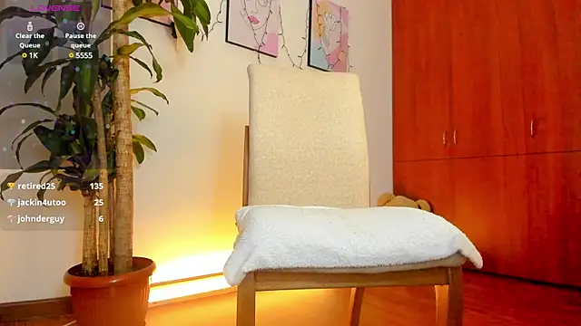 Snapshot of alessia1__ chatting on 02/26/25, 11:15 alessia1 online show from 02/26/25, 11:15