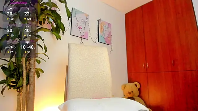 Snapshot of alessia1__ chatting on 03/11/25, 11:15 alessia1 online show from 03/11/25, 11:15